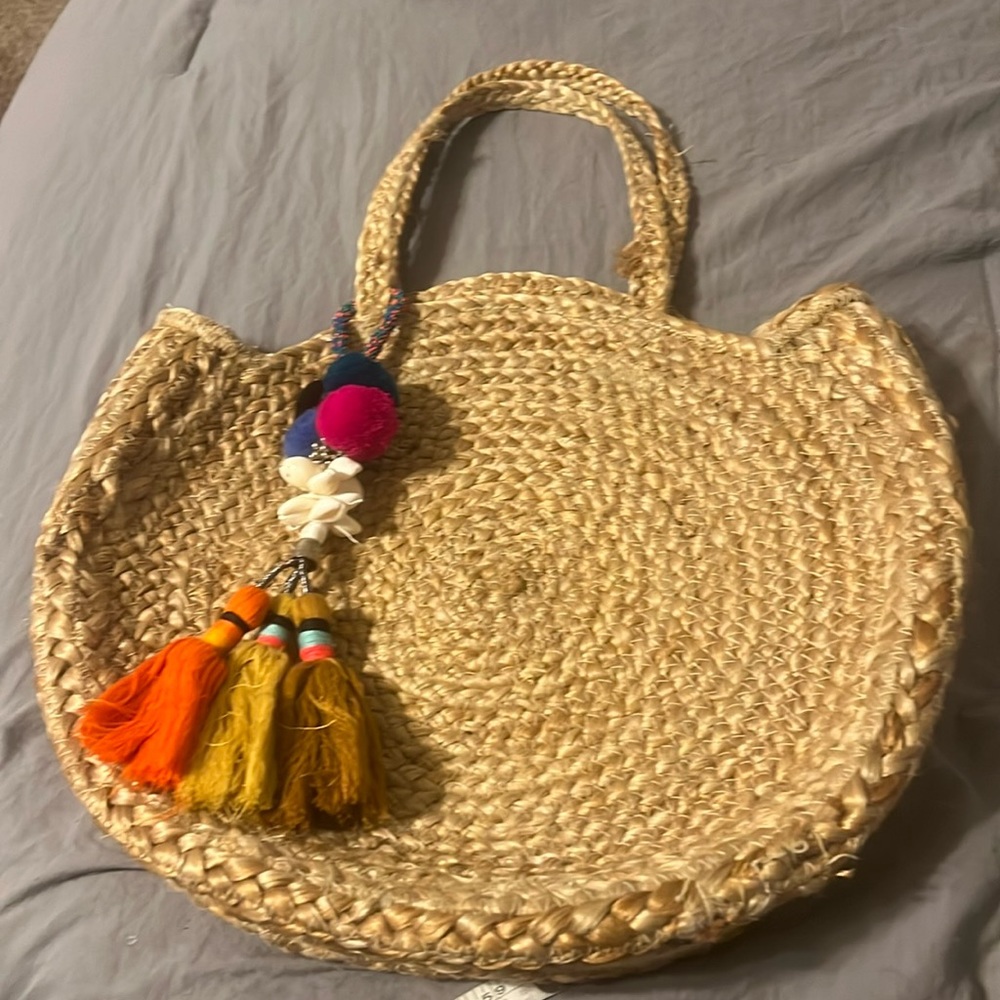 Zara accessories straw round bag. 17” braided double handle. Immaculate inside.